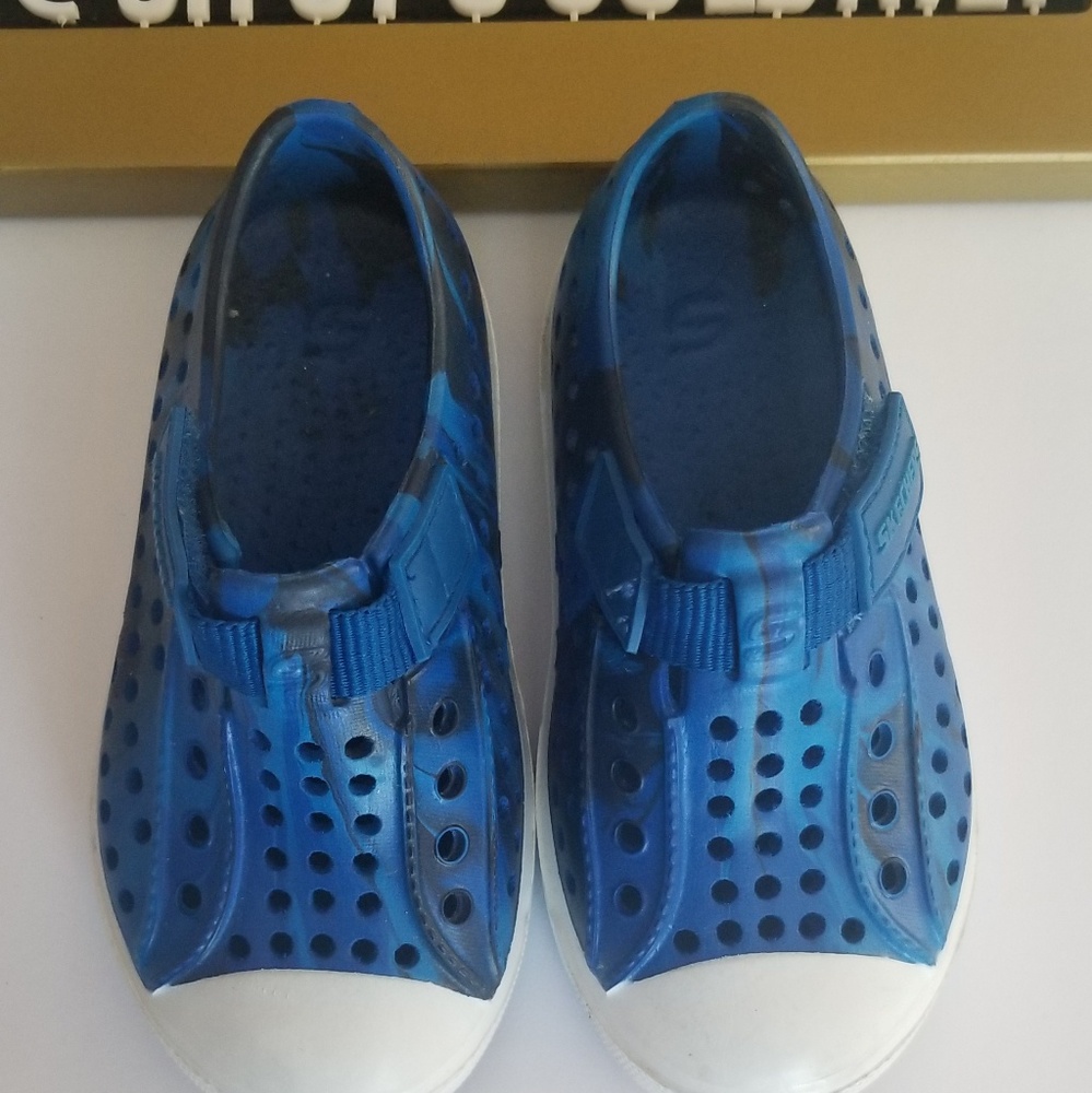 Sketchers Play Shoes